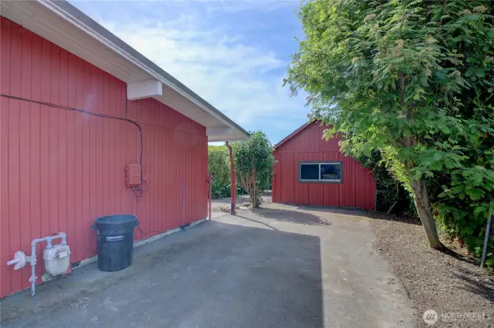 Plenty of space to park an RV or a boat.