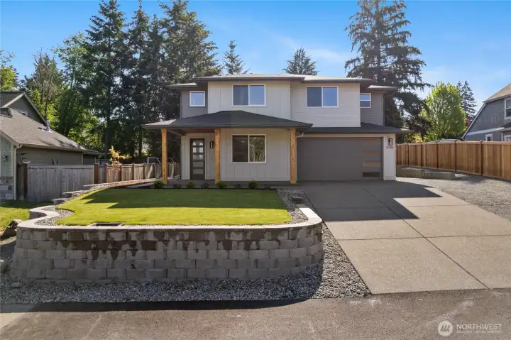 5 BR 3 bathrooms & 2800 square feet