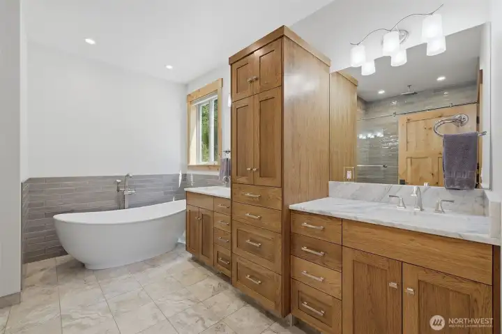 En ~ Suite Bathroom