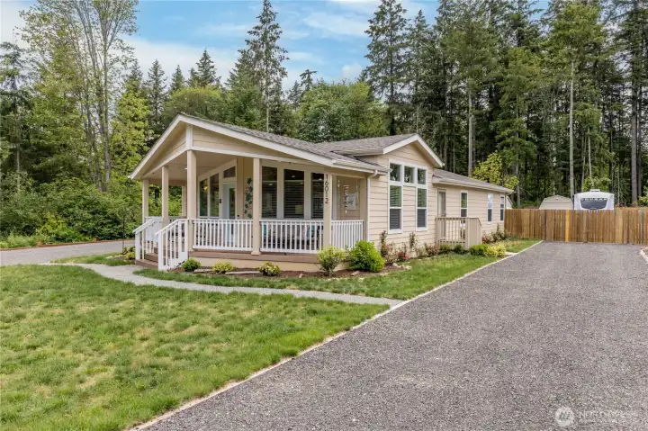 Welcome home to the beautiful Lake Lawrence community! Welcome home to the beautiful Lake Lawrence community!