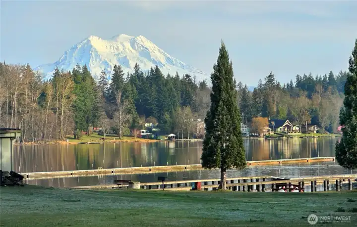 Just a 5-minute walk to the beautiful Lake Lawrence community park with Mt. Rainier views. Just a 5-minute walk to the beautiful Lake Lawrence community park with Mt. Rainier views.