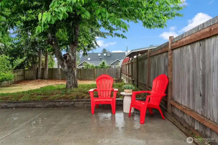 Perfect for summer BBQs and peaceful mornings. Enjoy absolute privacy in this beautifully enclosed backyard, where the solid patio effortlessly extends your living space into the outdoors. Perfect for summer BBQs and peaceful mornings. Enjoy absolute privacy in this beautifully enclosed backyard, where the solid patio effortlessly extends your living space into the outdoors.