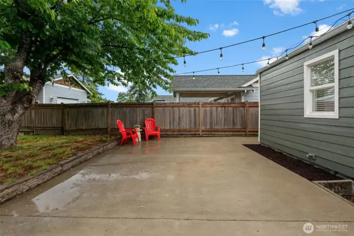Perfect for summer BBQs and peaceful mornings. Enjoy absolute privacy in this beautifully enclosed backyard, where the solid patio effortlessly extends your living space into the outdoors. Perfect for summer BBQs and peaceful mornings. Enjoy absolute privacy in this beautifully enclosed backyard, where the solid patio effortlessly extends your living space into the outdoors.