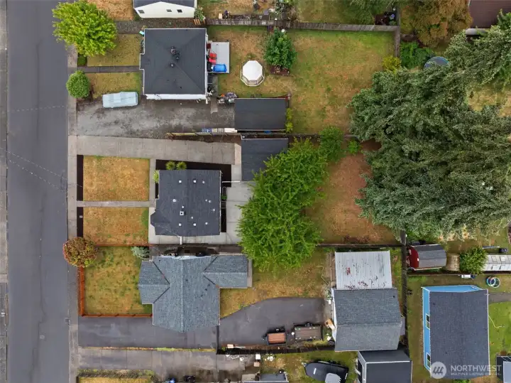Excellent Location and close to every ammenity! Excellent Location and close to every ammenity!