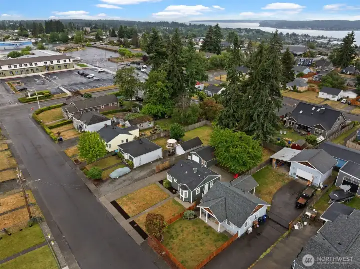 Excellent Location and close to every ammenity! Excellent Location and close to every ammenity!