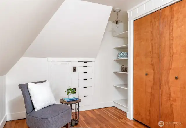 Primary BR with Built in drawers & shelving.