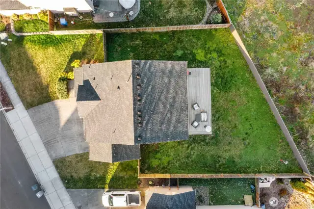 Aerial view, fully fenced backyard!