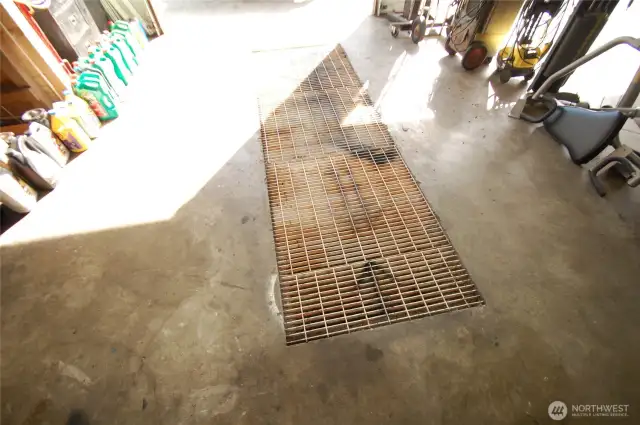 Oil changing pit.