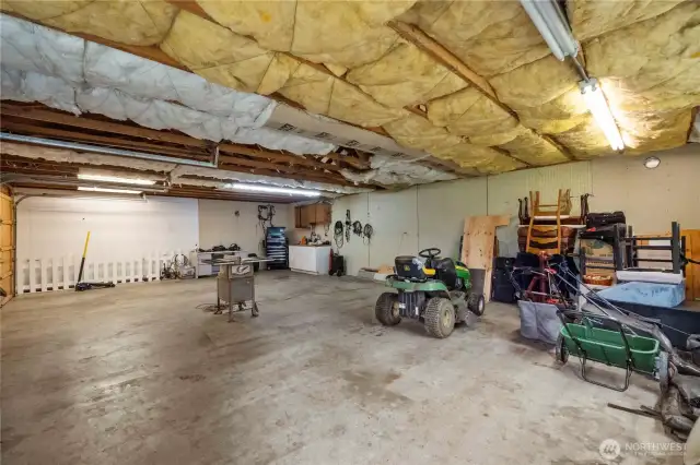Picture of interior of second garage