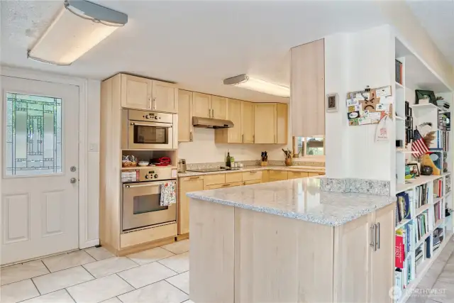 Light and Bright kitchen