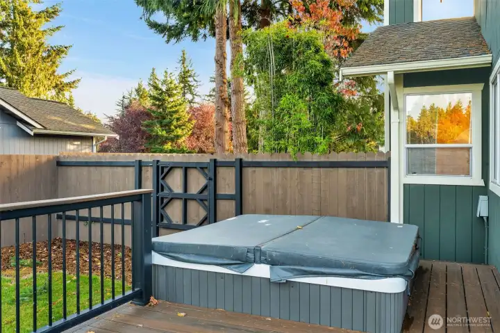 Hot Tub!! Take a look inside.