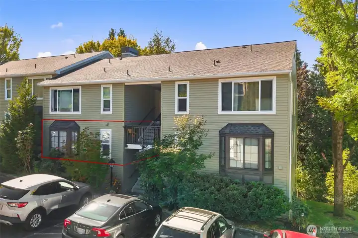 This second story condo backs up to greens pace, delivering convenience, tranquility, and ease.