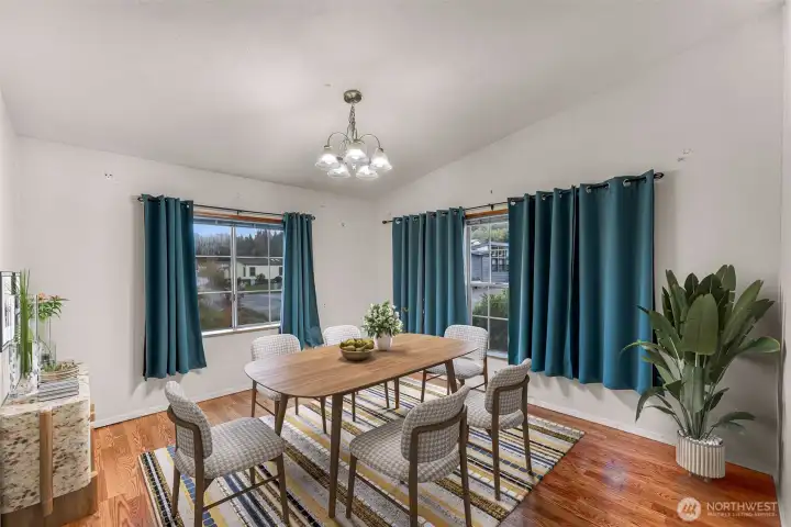 Dining Room (virtually staged)