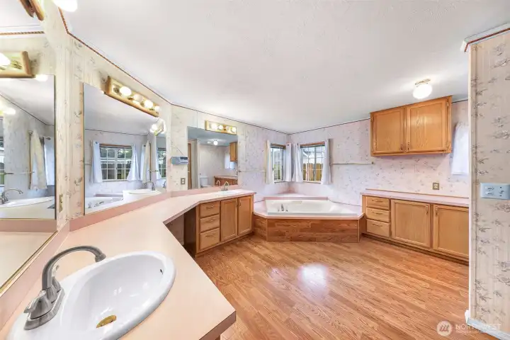 Primary en suite