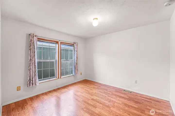 Guest bedroom