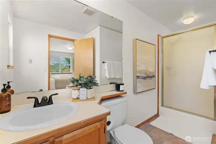 Private primary 3/4 bath