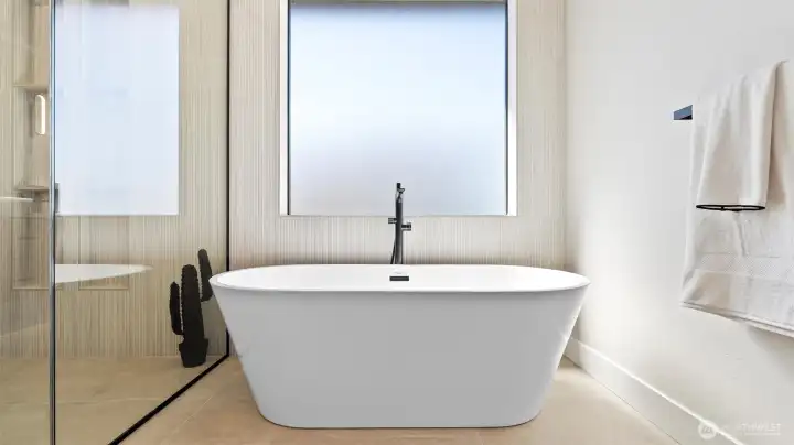 Soaking tub in primary