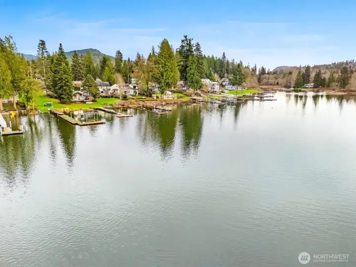 Your lake front dreams await!