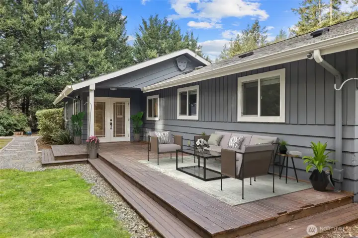 Outdoor entertaining deck - virtually staged