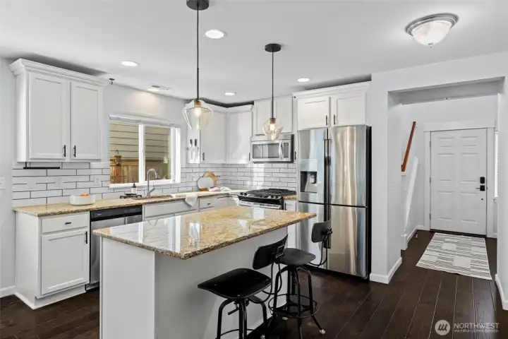 Open updated kitchen - a chefs dream.