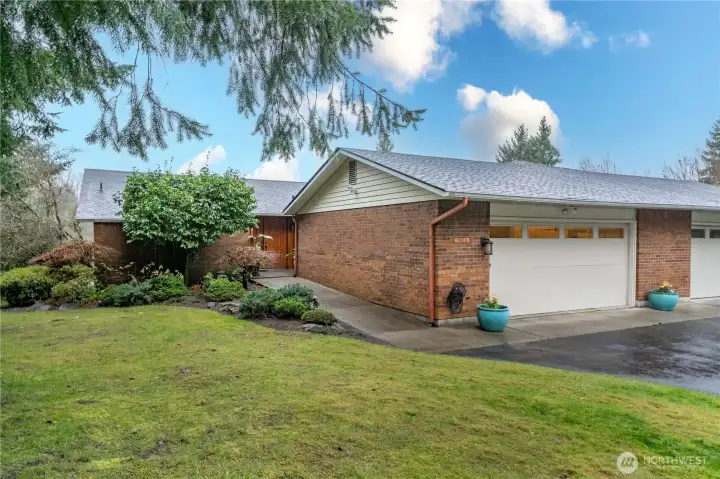 All exterior maintenance covered by HOA