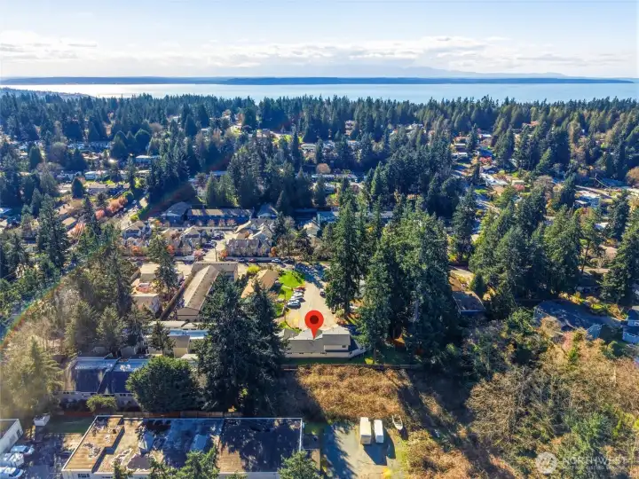 5 minutes from the water