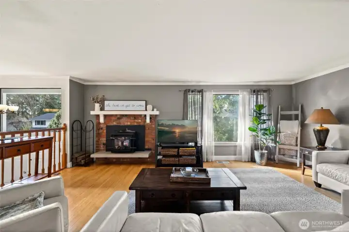 Large living room w/ cozy fireplace