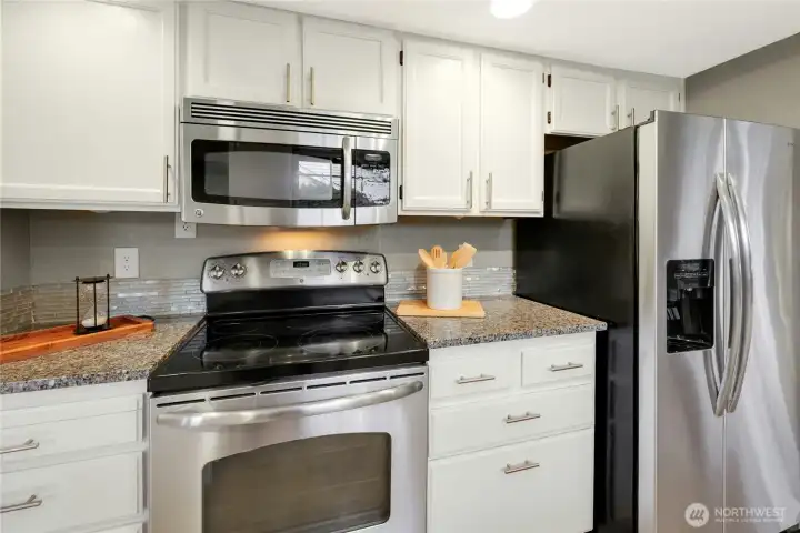 All stainless appliances … sparkling and ready for a new owner