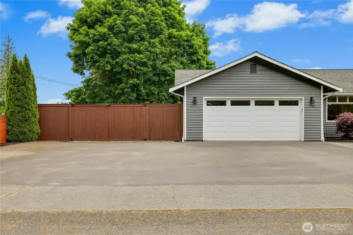 Expansive parking and a quiet dead-end street location