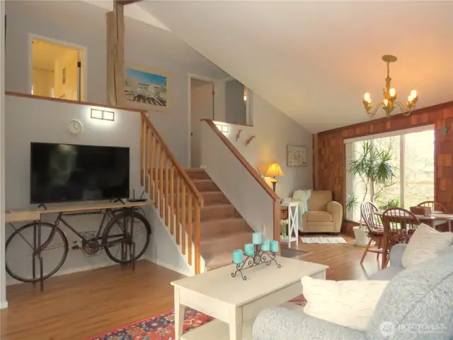 THE LIVING AREA HAS GREAT NATURAL LIGHTING!