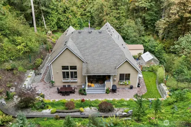 Stunning property offers great privacy, but still close to town and all its amenities.