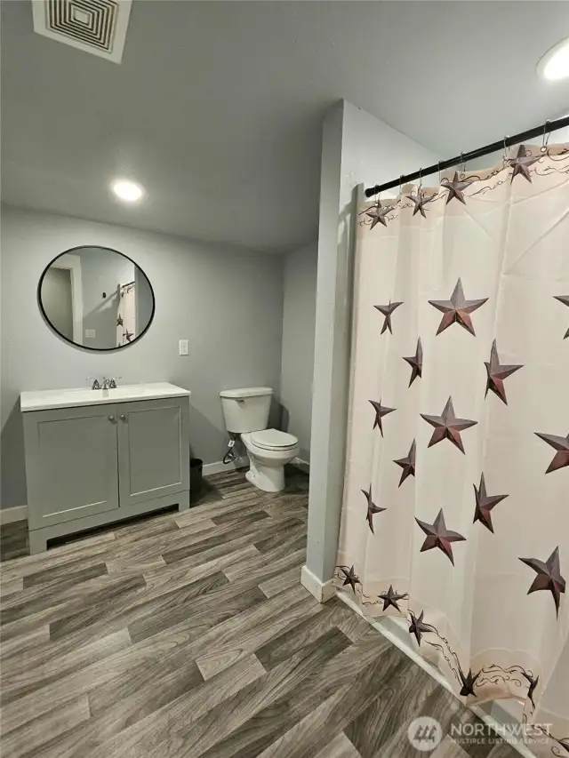 2nd bathroom
