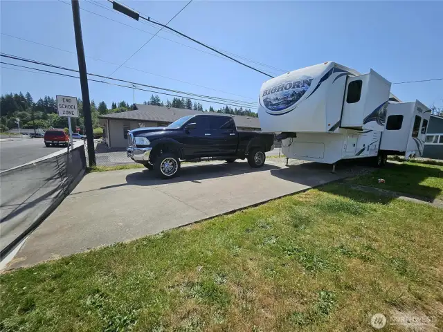 plenty of parking for boats, RV or? street parking available also!