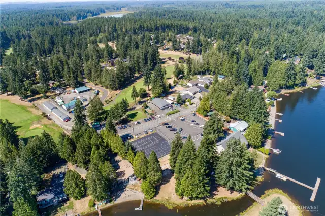 Country Club, Golf Course and Tennis Courts