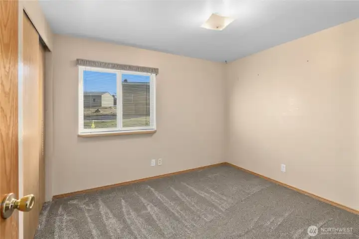 Bedroom #2 or den/office Bedroom #2 or den/office
