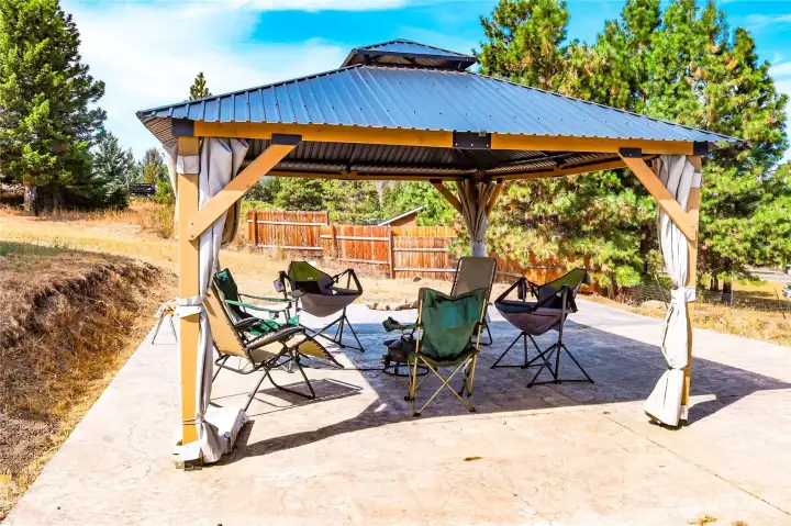 Gazebo permanently placed in the concrete