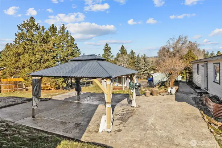 Canopy stays and is secure in the concrete
