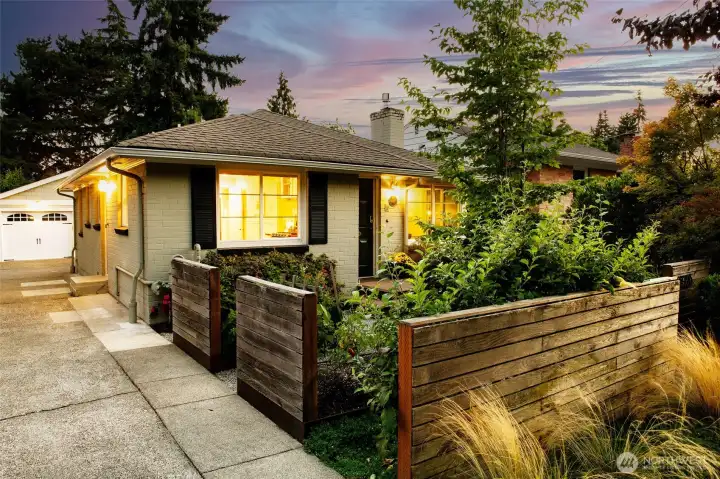 Welcome to this lovely Hawthorne Hills charmer!