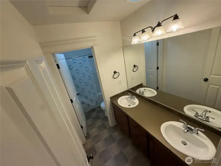 2nd floor bathroom