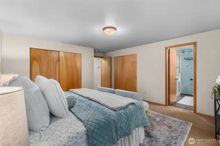 Rest, relax & unwind in a serene primary suite that wraps you in comfort at the end of every day.