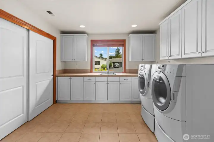 Large laundry on upper floor