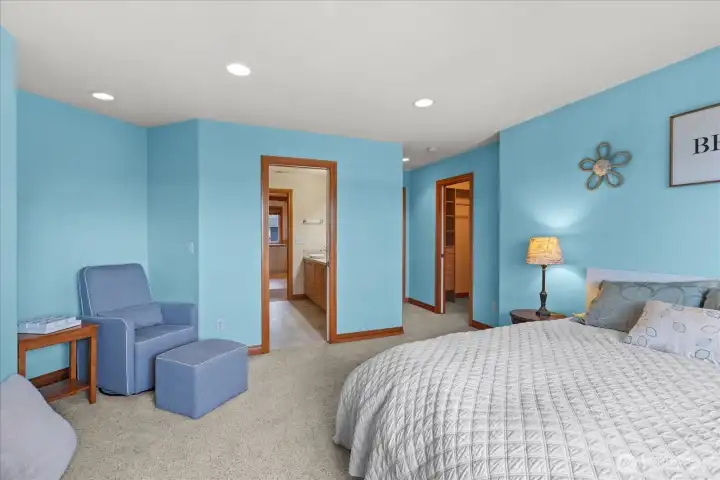 2nd Bedroom upstairs with walk in closet