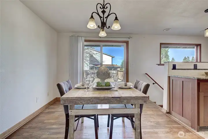 Dining space leading to the kitchen
