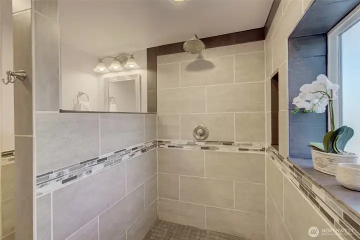 Roomy easily accessible shower