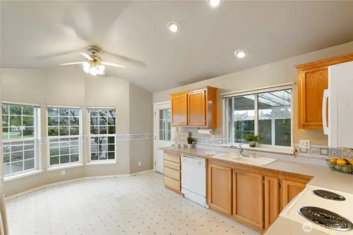 large kitchen, with so much natural light