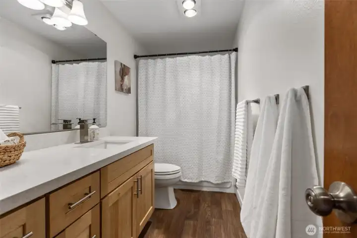 2nd level full bath