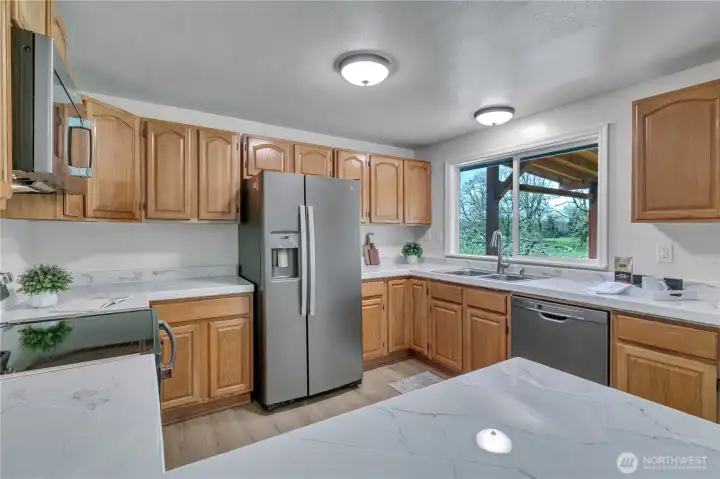 kitchen comes with new appliances