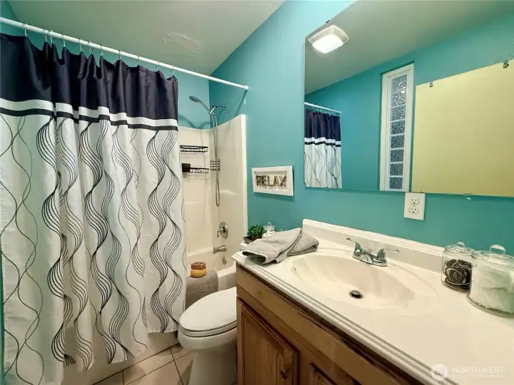 Primary private full bathroom.