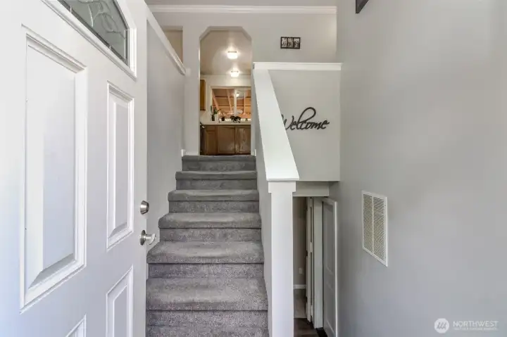 Entry staircase