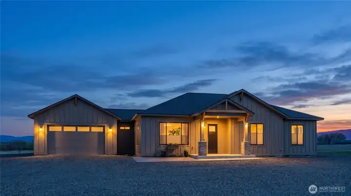 Move-in ready home on 3 acres!